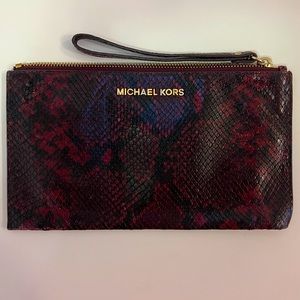 Michael Kors Wristlet - maroon snakeskin